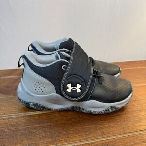 Under Armour Boys‎ Size 4Y Basketball Shoes Sneakers 3024262-001 Black and Gray